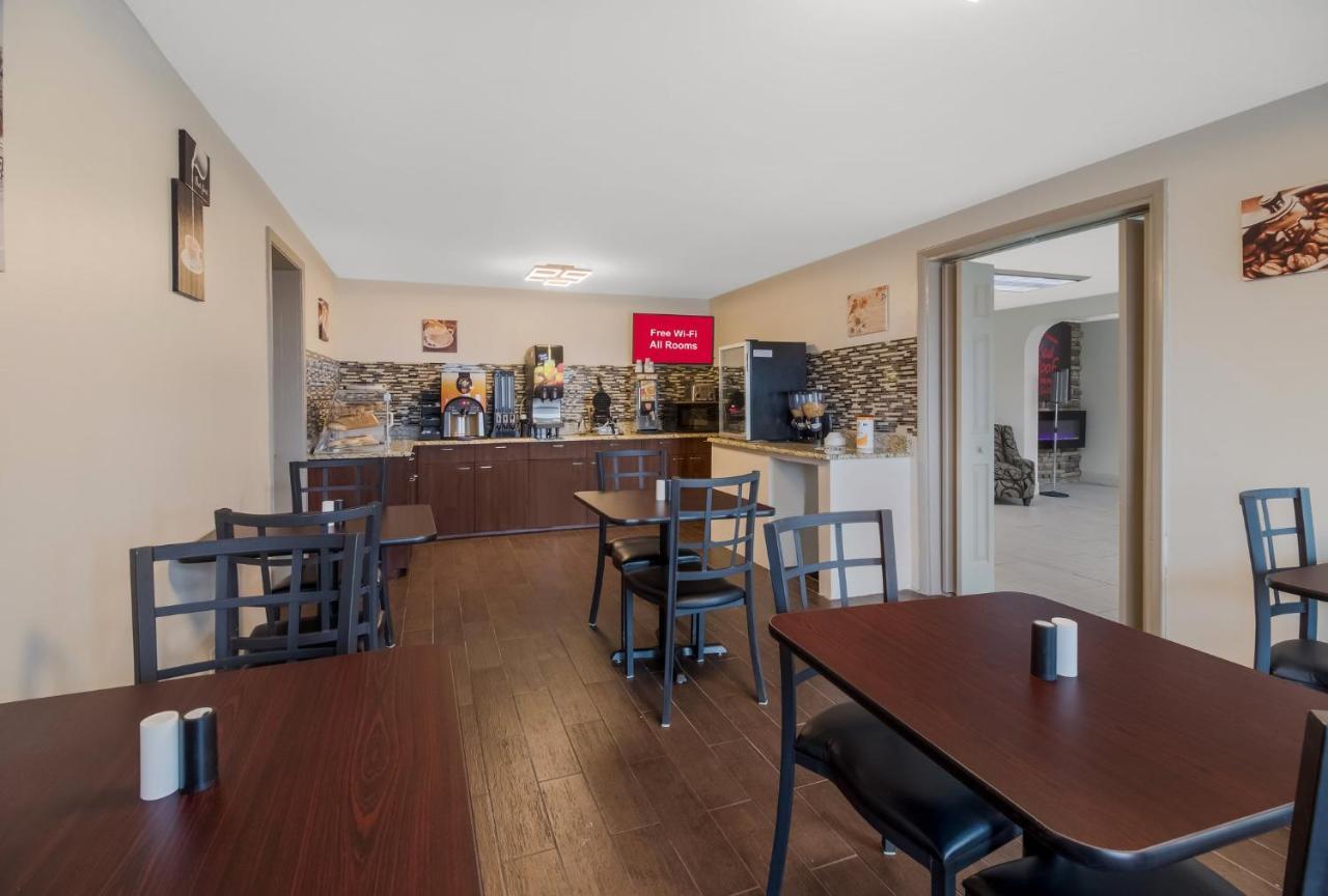 Red Roof Inn & Suites Jackson, Tn מראה חיצוני תמונה