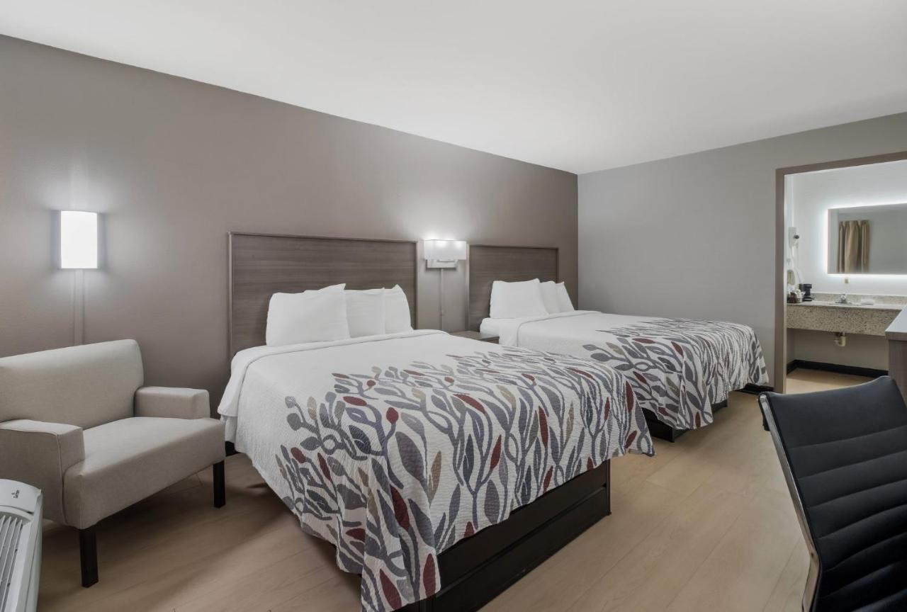 Red Roof Inn & Suites Jackson, Tn מראה חיצוני תמונה