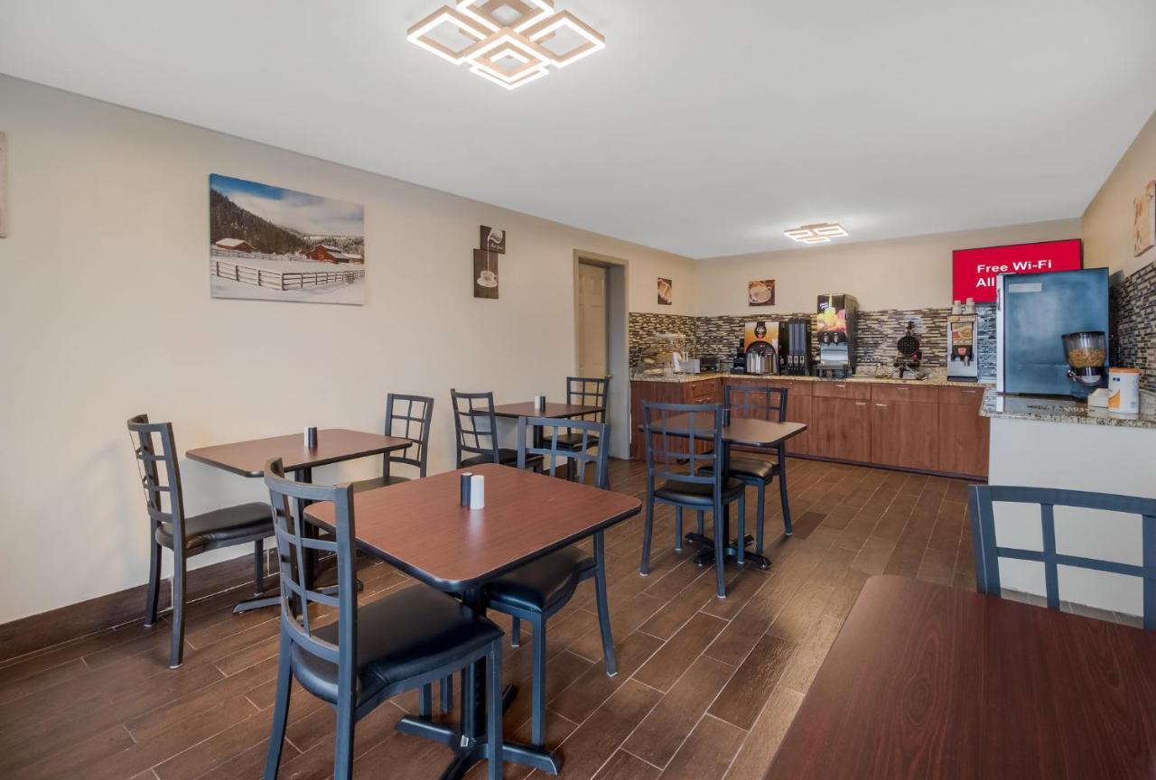 Red Roof Inn & Suites Jackson, Tn מראה חיצוני תמונה